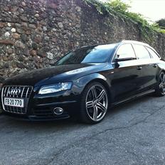 Audi A4 Avant 2,0TDI  S-Line ®