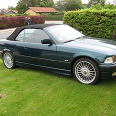 BMW 320i Cabriolet