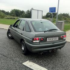 Ford Escort 1,6 i 16v Zetec