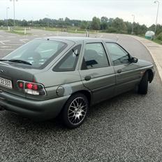 Ford Escort 1,6 i 16v Zetec
