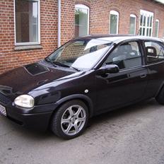 Opel Corsa B 1,4 16v sport SOLGT