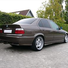 BMW E36 320i "TOTAL SkADET"