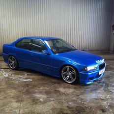 BMW E36 320 (323i)