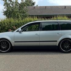 VW Passat 3BG