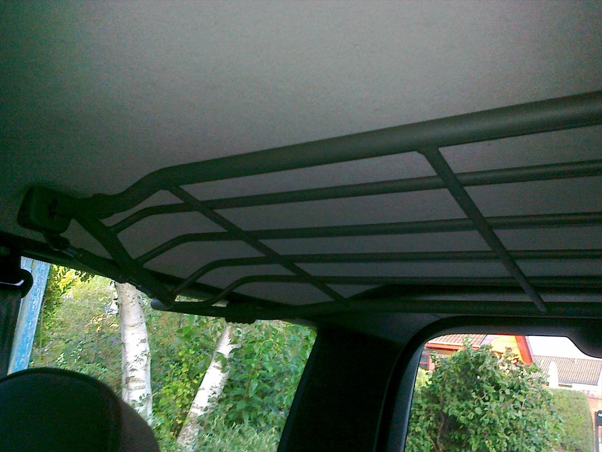 Volvo V70 st.car - Hundegitter når det ikke er i brug  billede 12