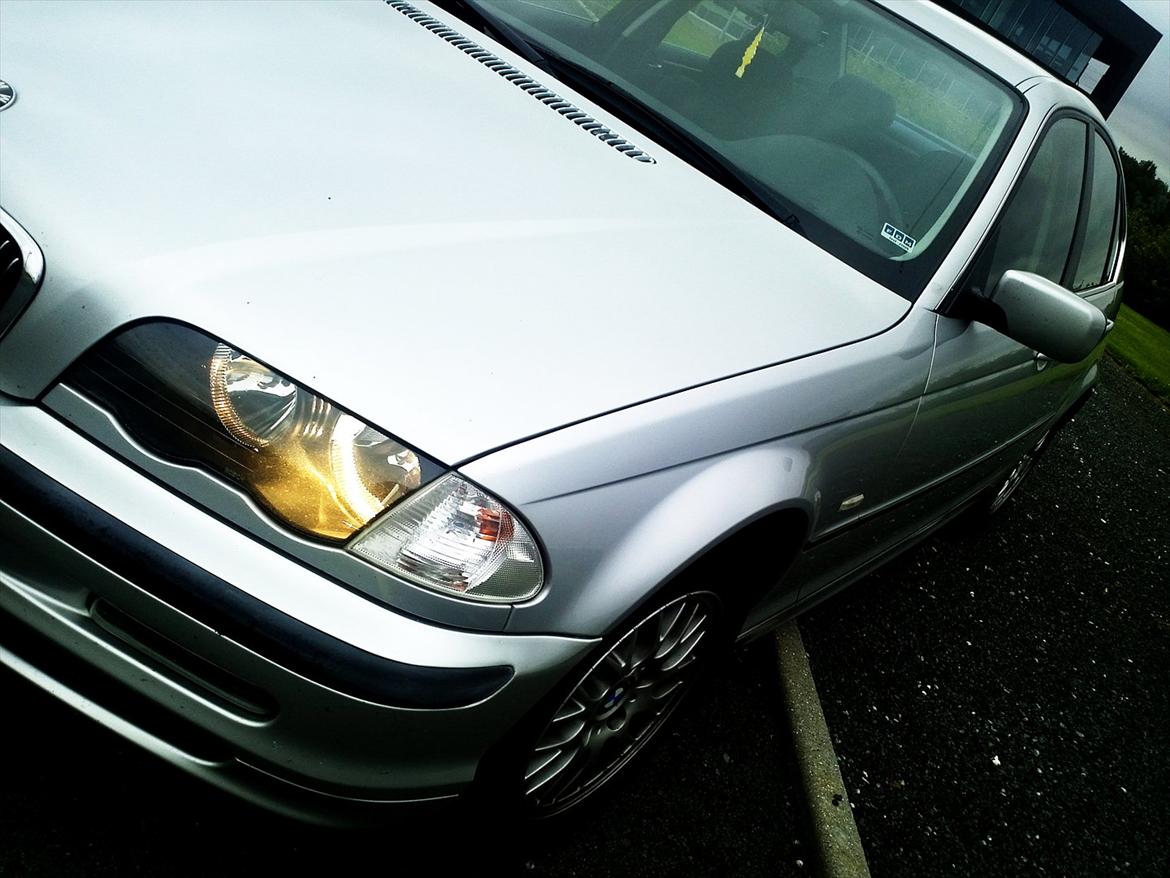 BMW 320i E46 2,0 24V - Elsker denne vinkel! billede 8