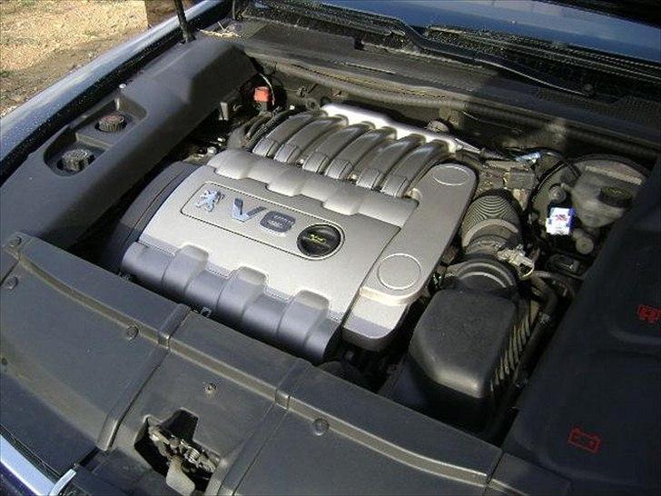 Peugeot 607 3.0 V6  - Motoren trækker (til trods for sine 180.000km) stadig fint igennem.. Skal dog have skiftet tandrem snarest billede 11