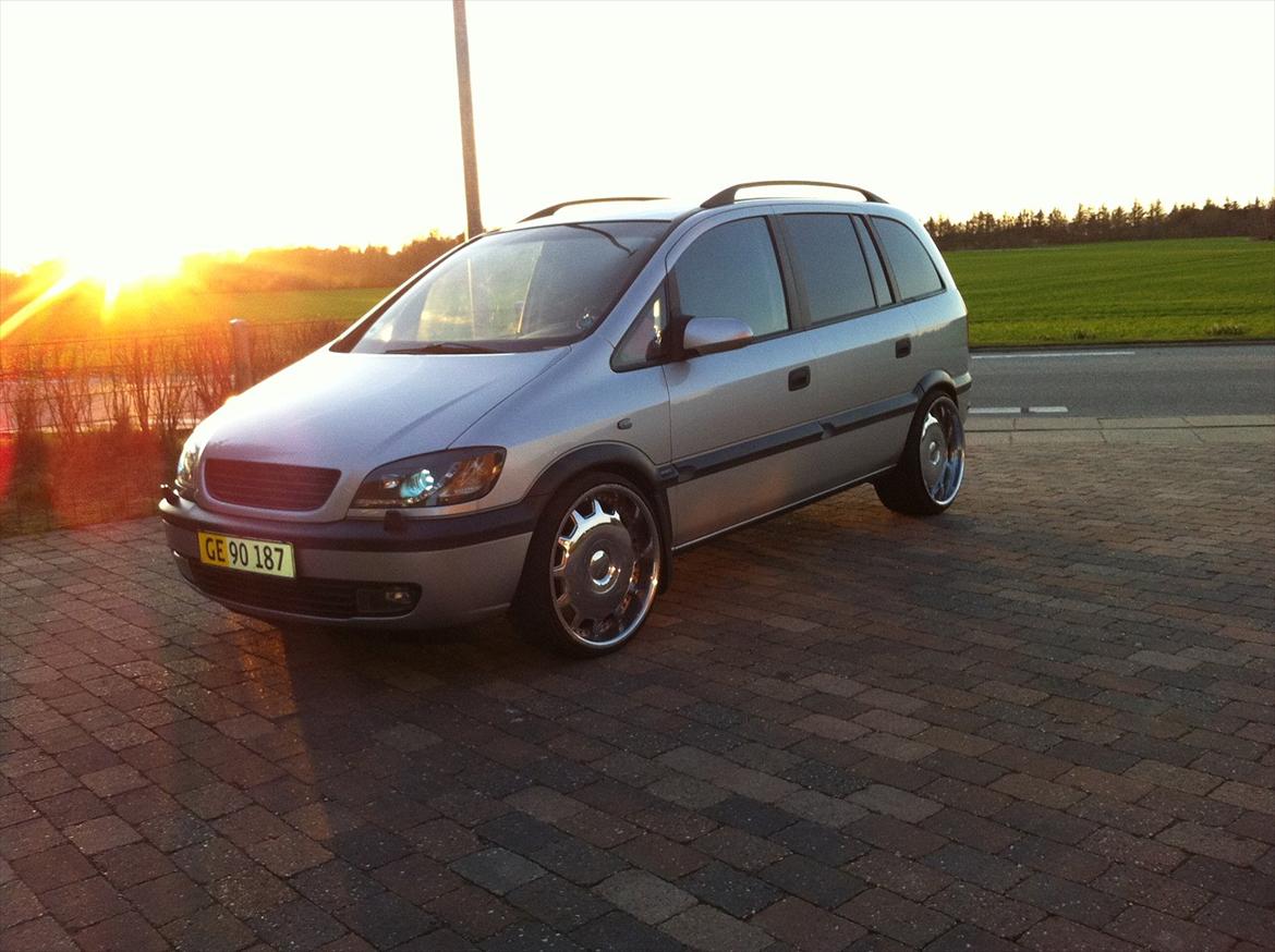 Opel Zafira A 2.0 DTI billede 1