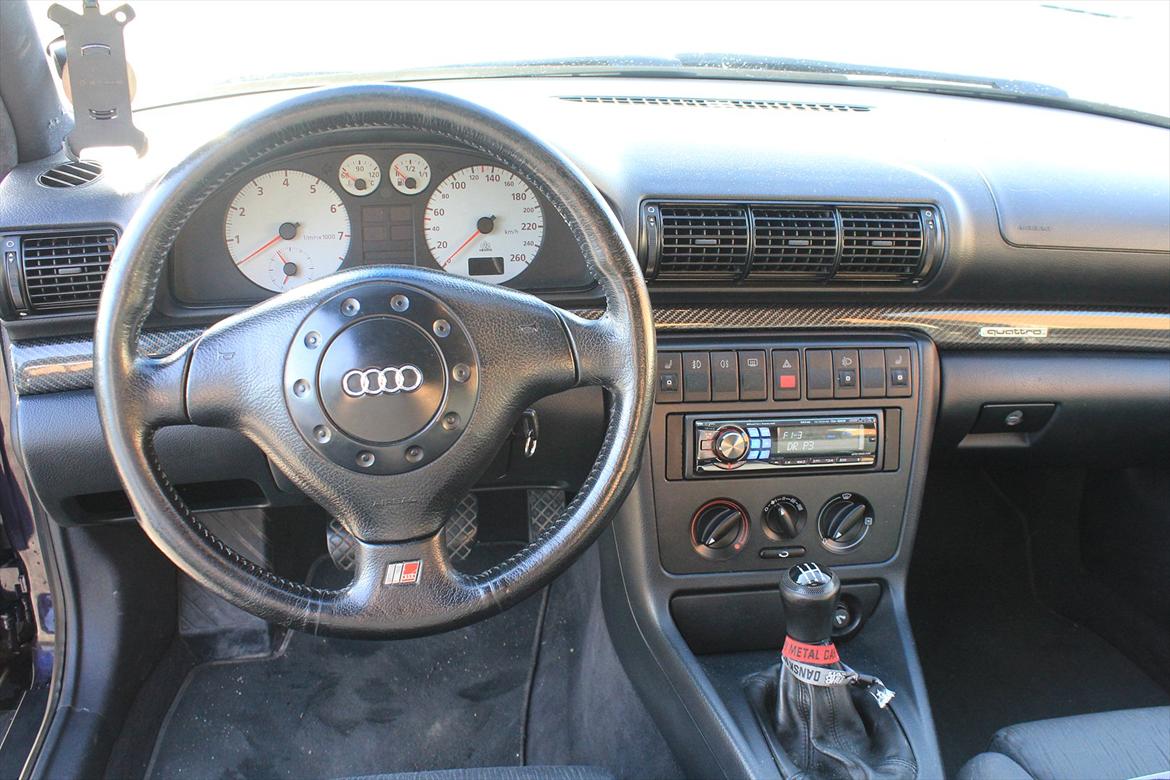 Audi A4 1,8 Turbo Quattro - S-line rat, kulfiber lister, grimme hvide urskiver! billede 7