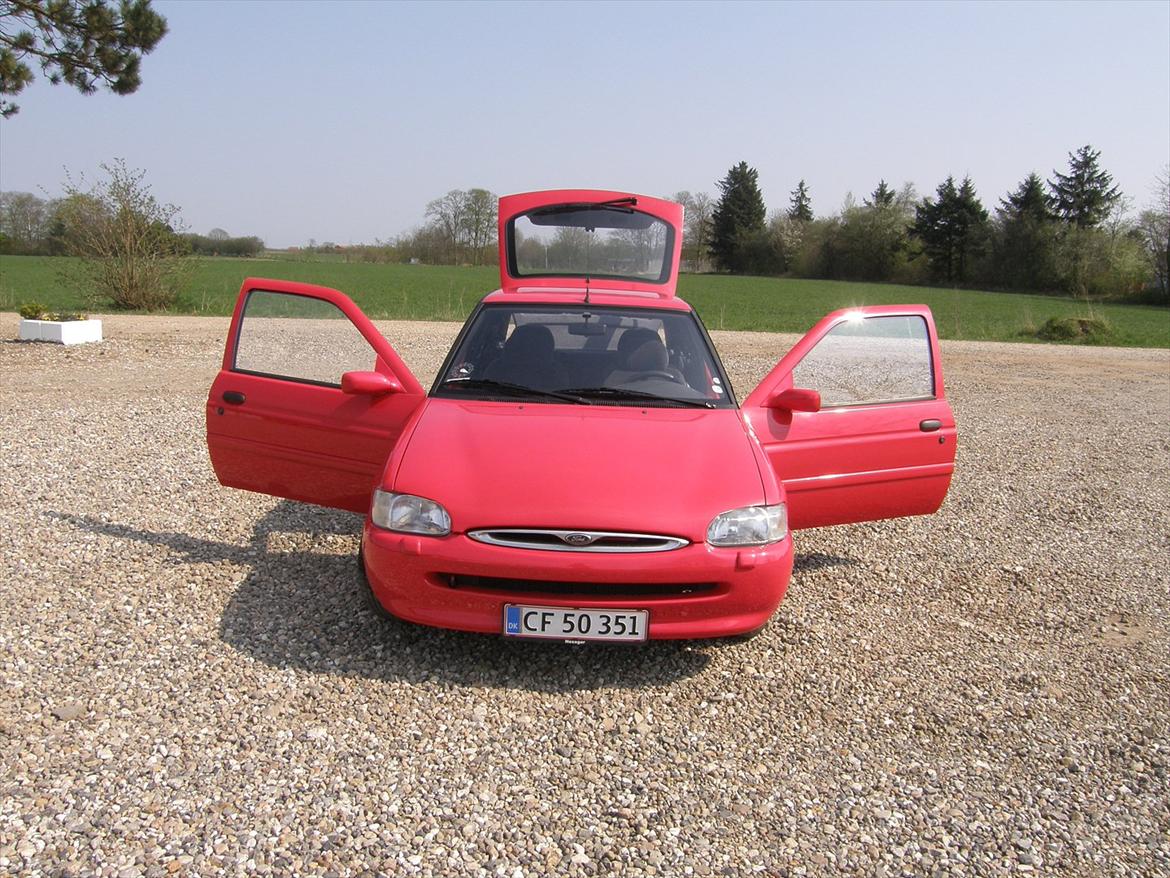 Ford Escort 1.6 3d billede 1