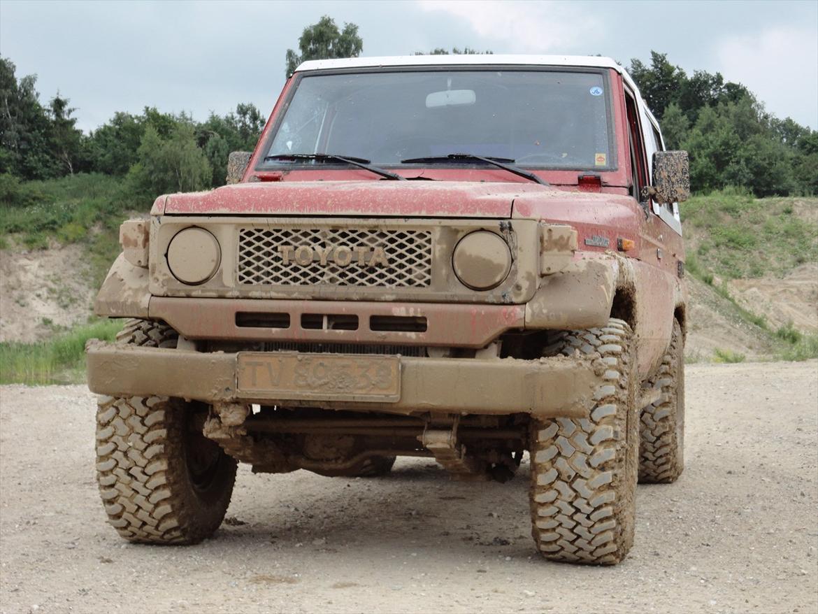 Toyota Landcruiser BJ73 - En dag i grusgraven , regn og mudder fedt ! billede 1