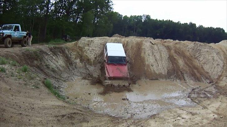 Toyota Landcruiser BJ73 - Mudder, ser dybt ud billede 2