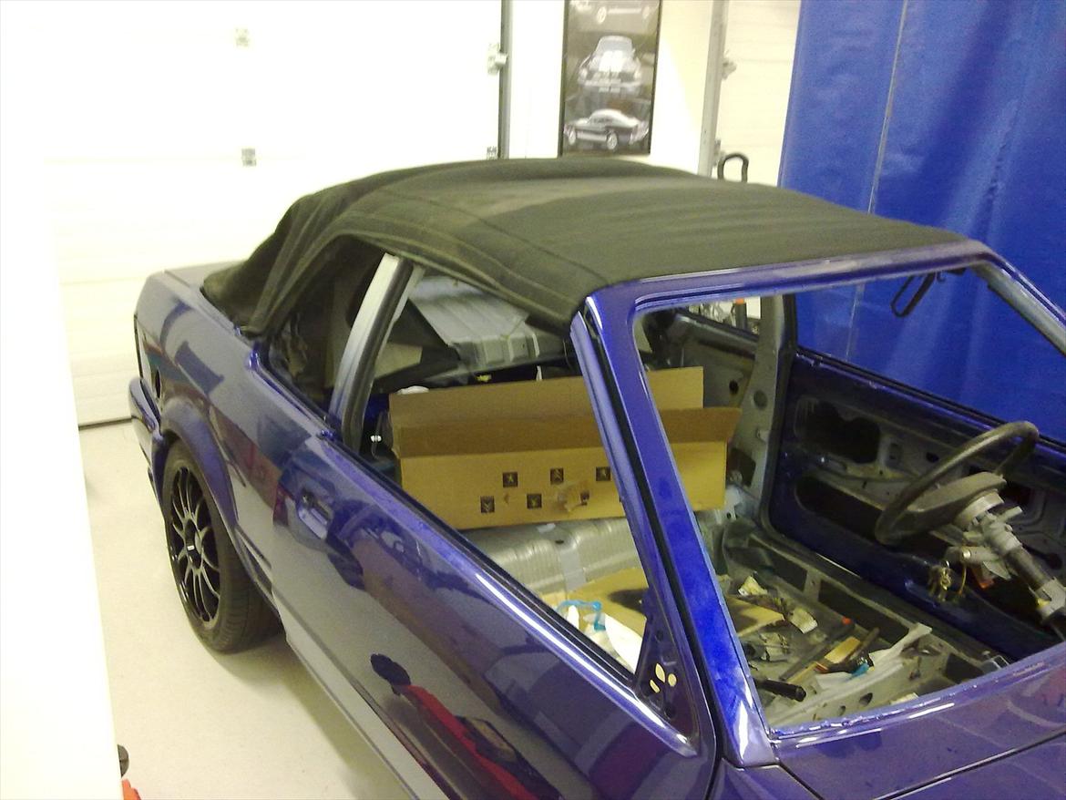 Ford escort xr3i cabriolet - montering af kluden billede 2