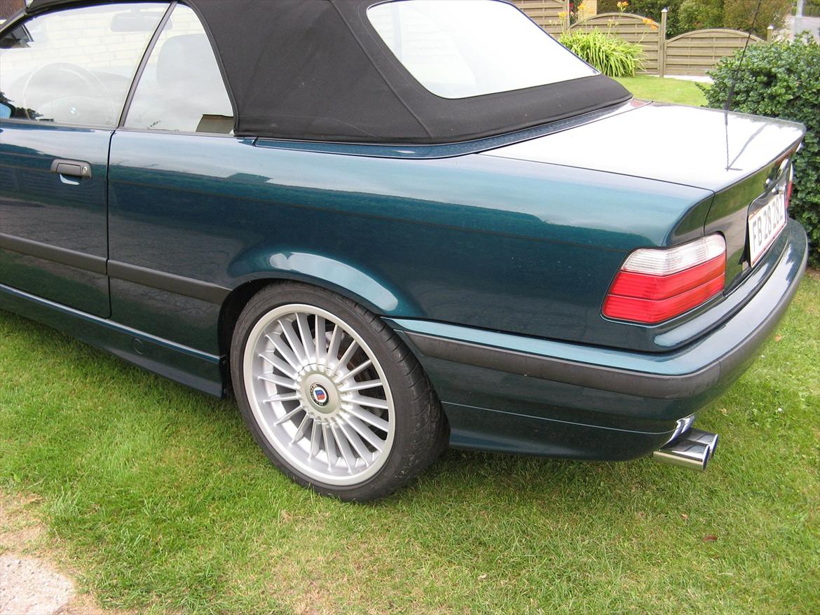 BMW 320i Cabriolet - Med de nyindkøbte Alpina fælge billede 4