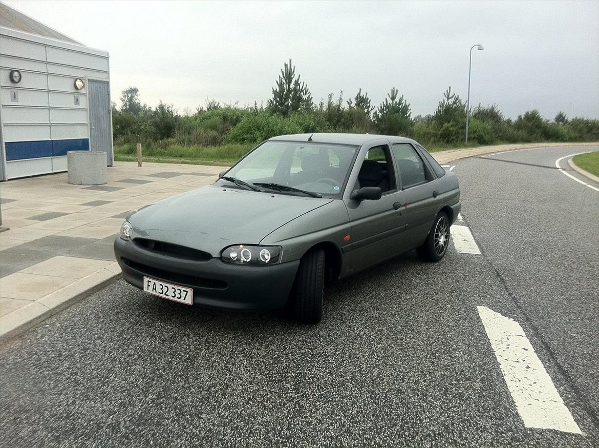 Ford Escort 1,6 i 16v Zetec billede 1