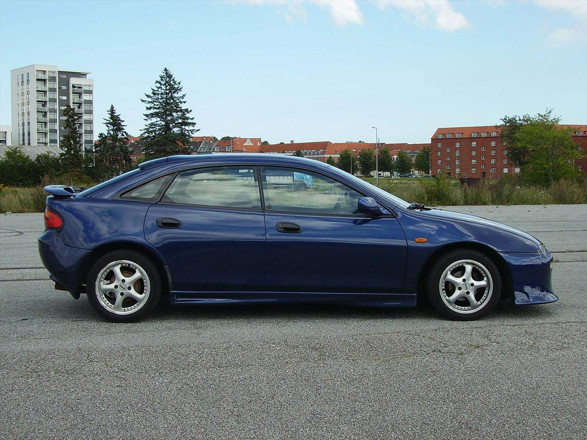 Mazda 323f  billede 4