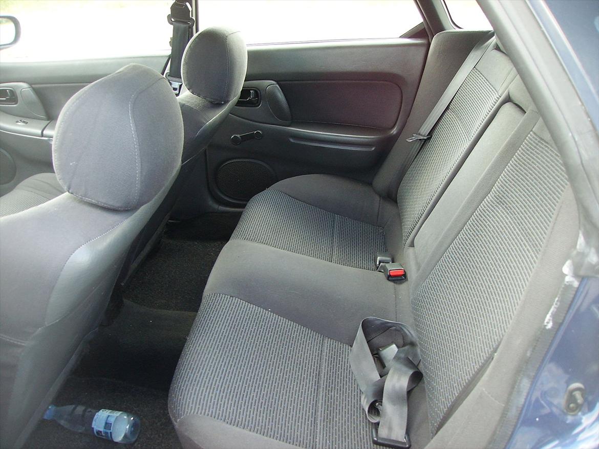 Mazda 323f  billede 9