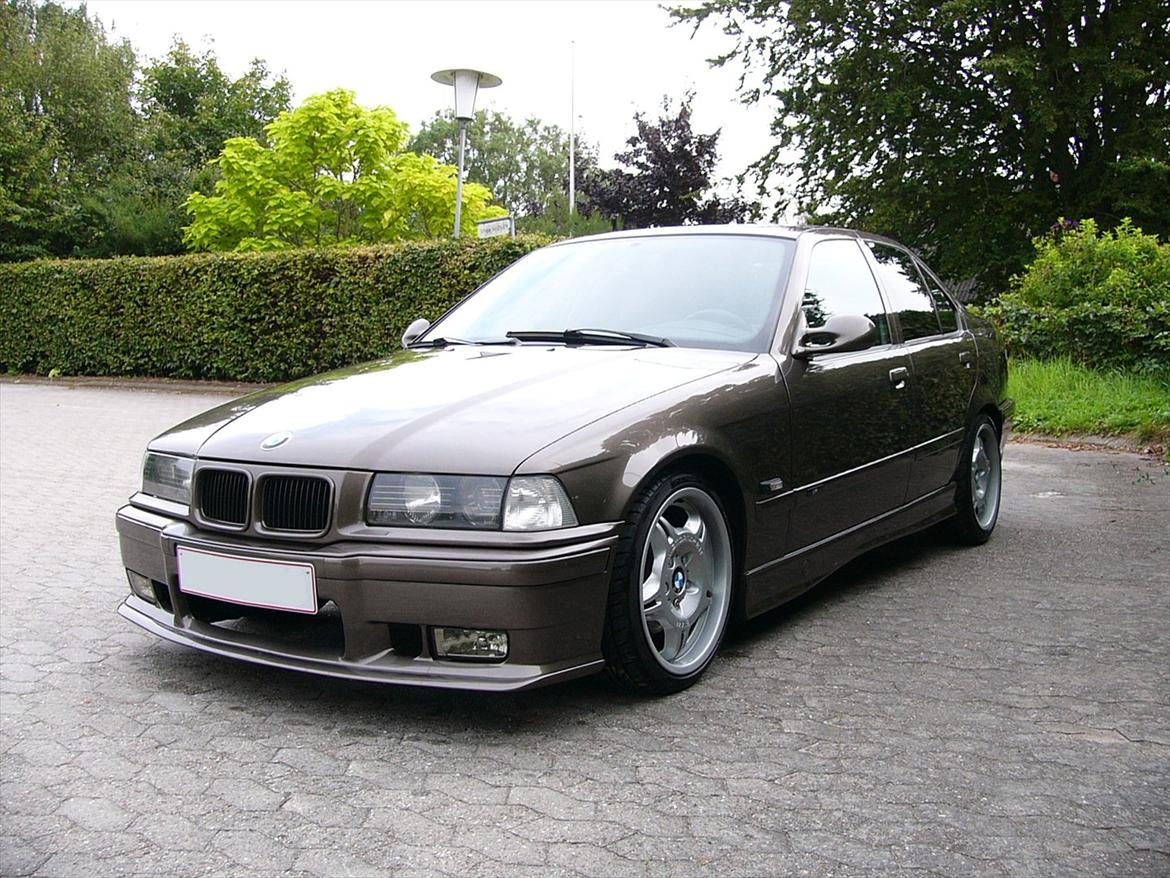 BMW E36 320i "TOTAL SkADET" billede 2