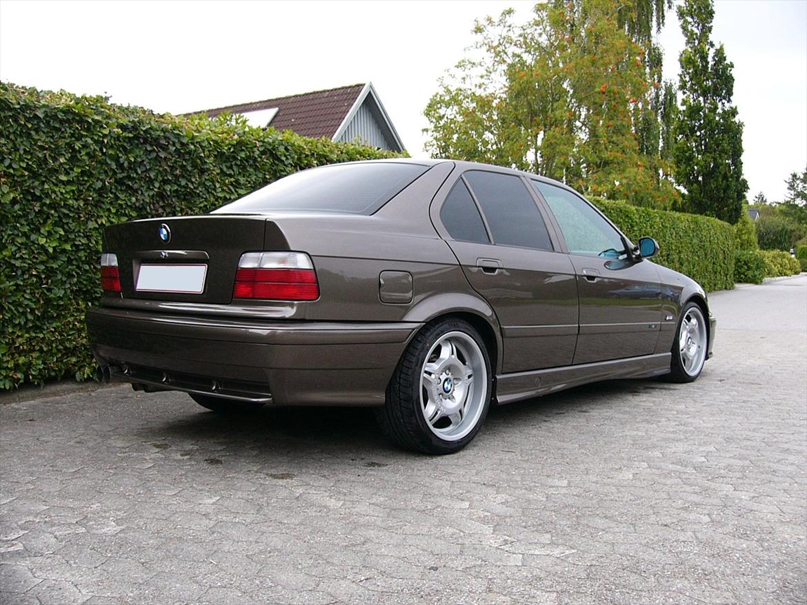 BMW E36 320i "TOTAL SkADET" billede 3