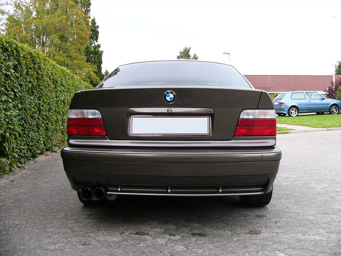 BMW E36 320i "TOTAL SkADET" billede 4