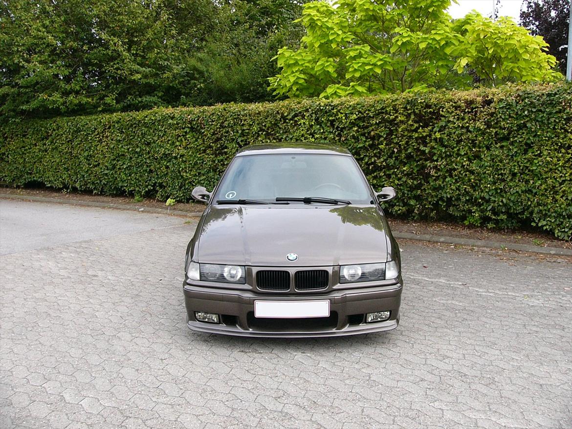 BMW E36 320i "TOTAL SkADET" billede 9