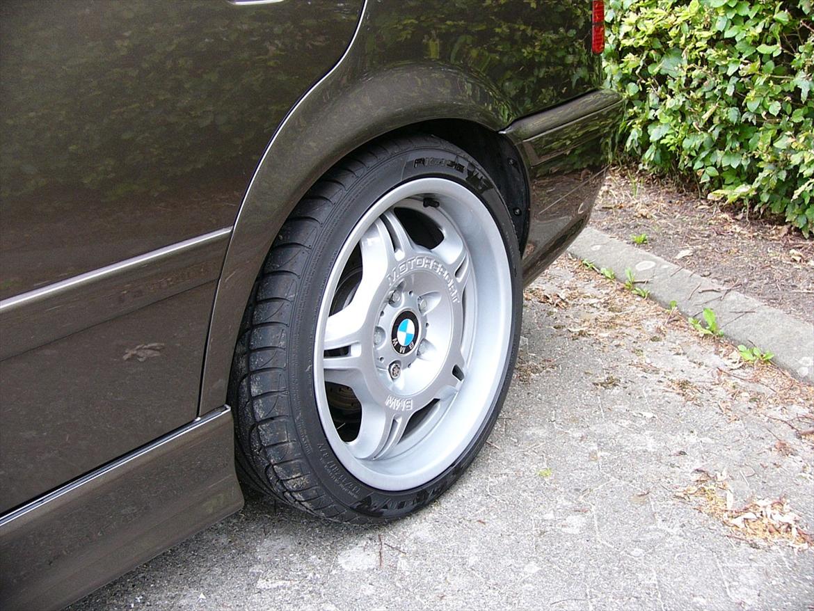 BMW E36 320i "TOTAL SkADET" billede 11