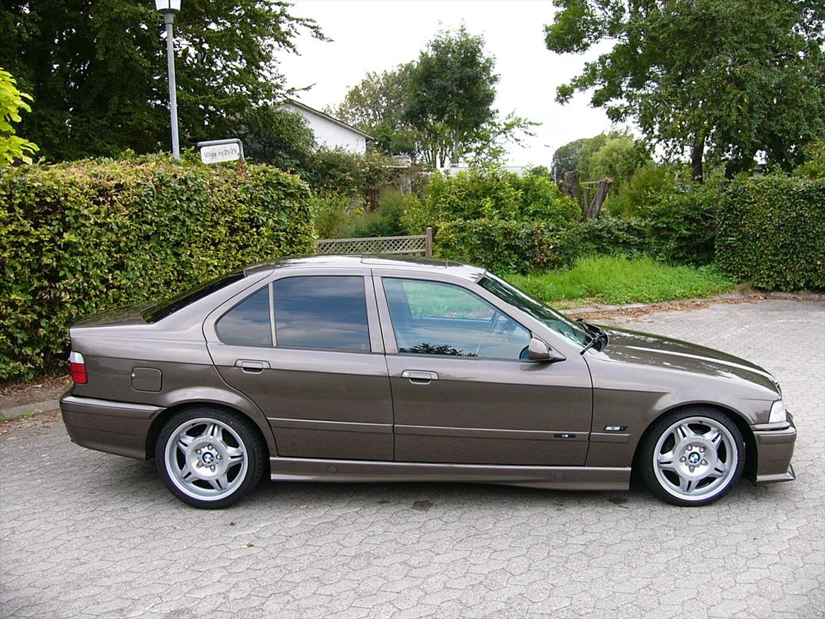 BMW E36 320i "TOTAL SkADET" billede 17