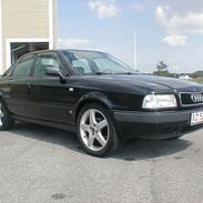Audi 80.