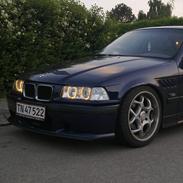 BMW e36 320i