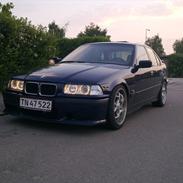 BMW e36 320i