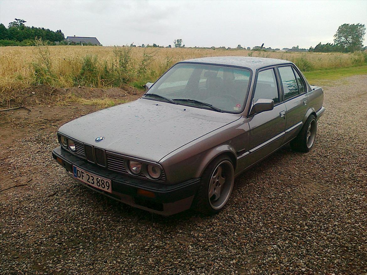 BMW 325i e30 billede 1