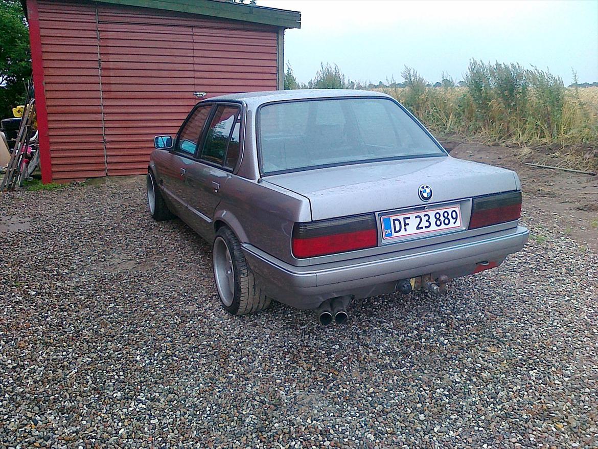 BMW 325i e30 billede 2
