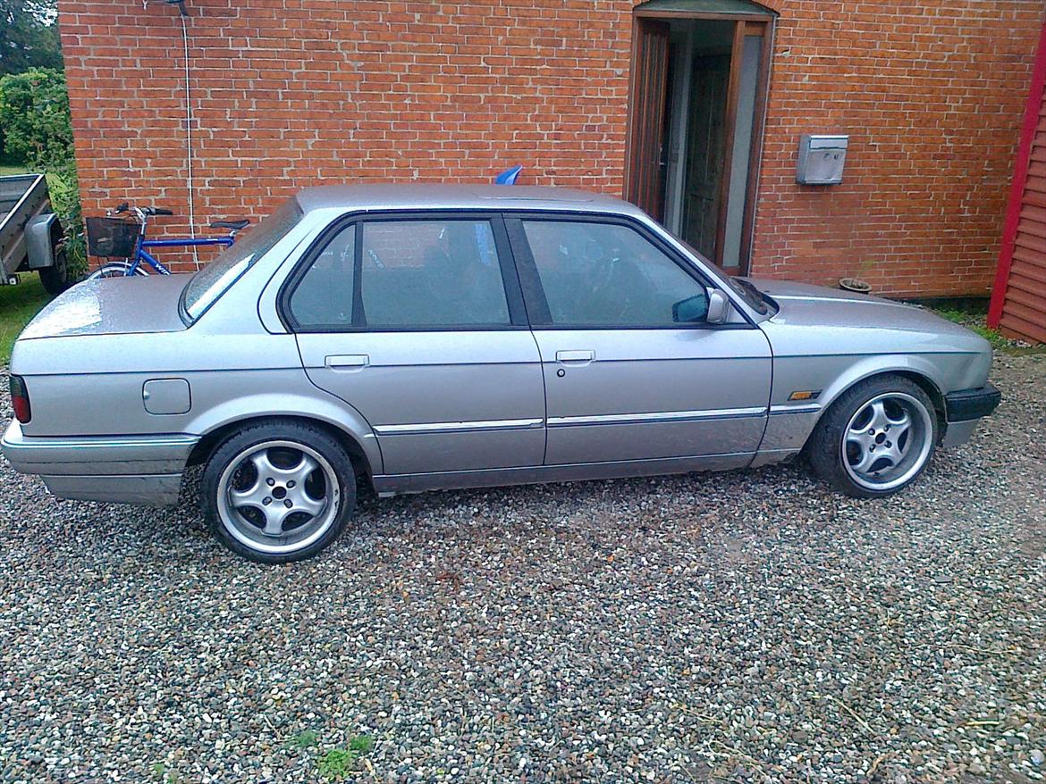 BMW 325i e30 billede 3