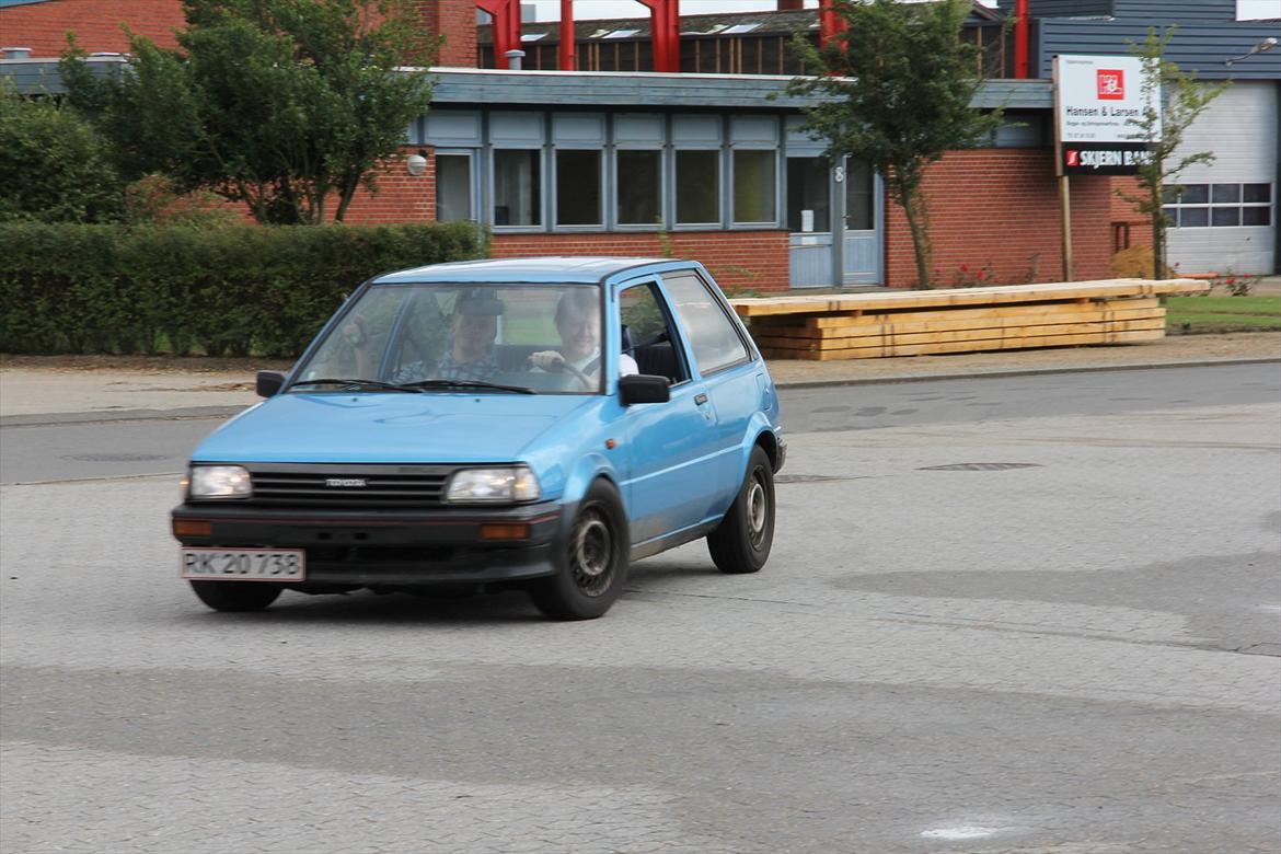 Toyota Starlet ep70 1,0 12V - Med Gevindundervogn skruet i bund :) billede 1