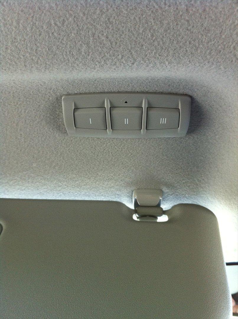 Toyota Urban Cruiser T2 - Homelink. Fjernbetjening af garageport og udendørslys billede 6