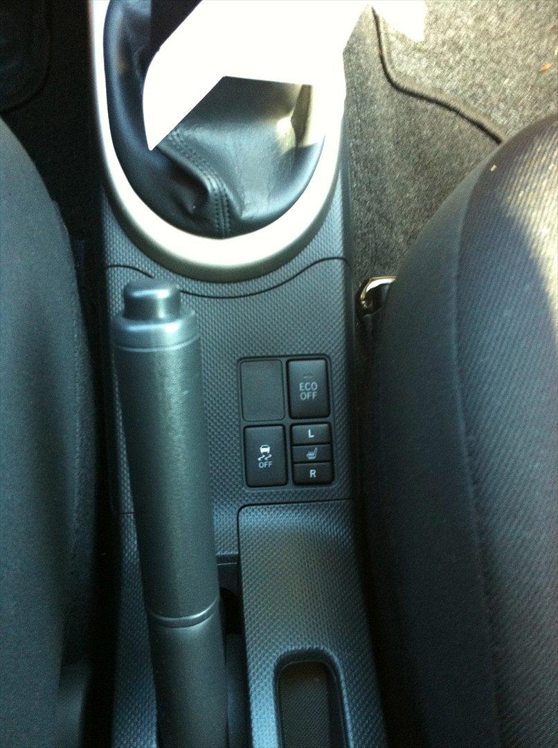 Toyota Urban Cruiser T2 - VSC, sædevarme og ECO billede 8