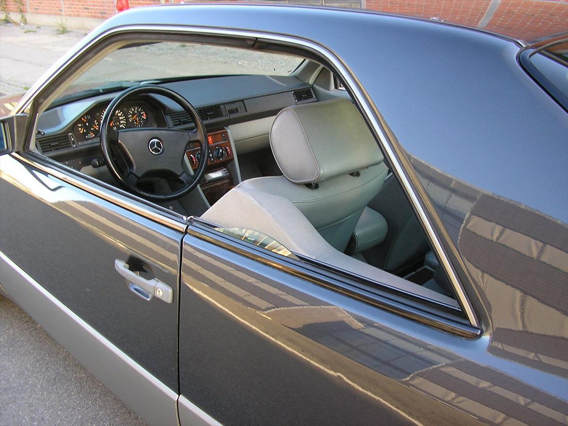 Mercedes Benz W124 300 CE billede 6