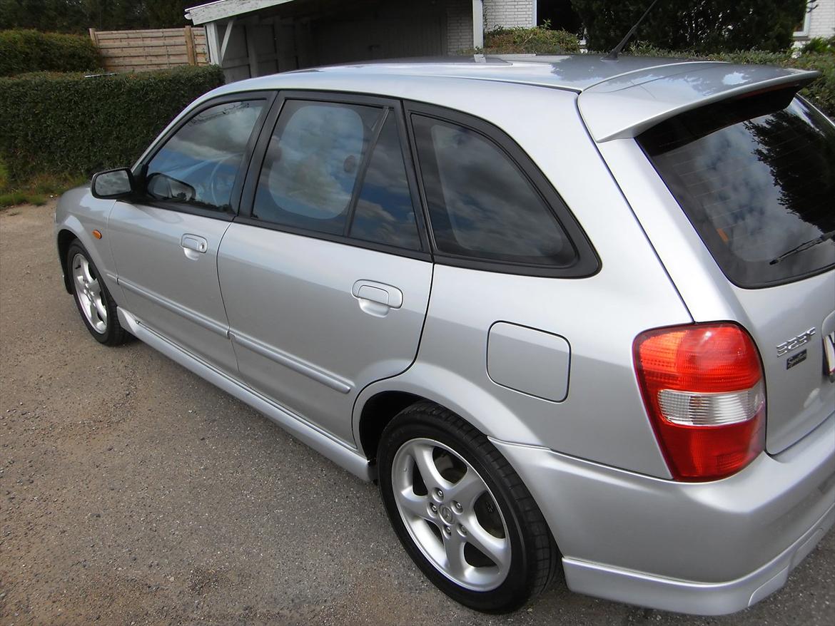 Mazda 323F Sportive billede 4