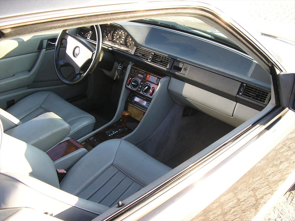 Mercedes Benz W124 300 CE billede 2