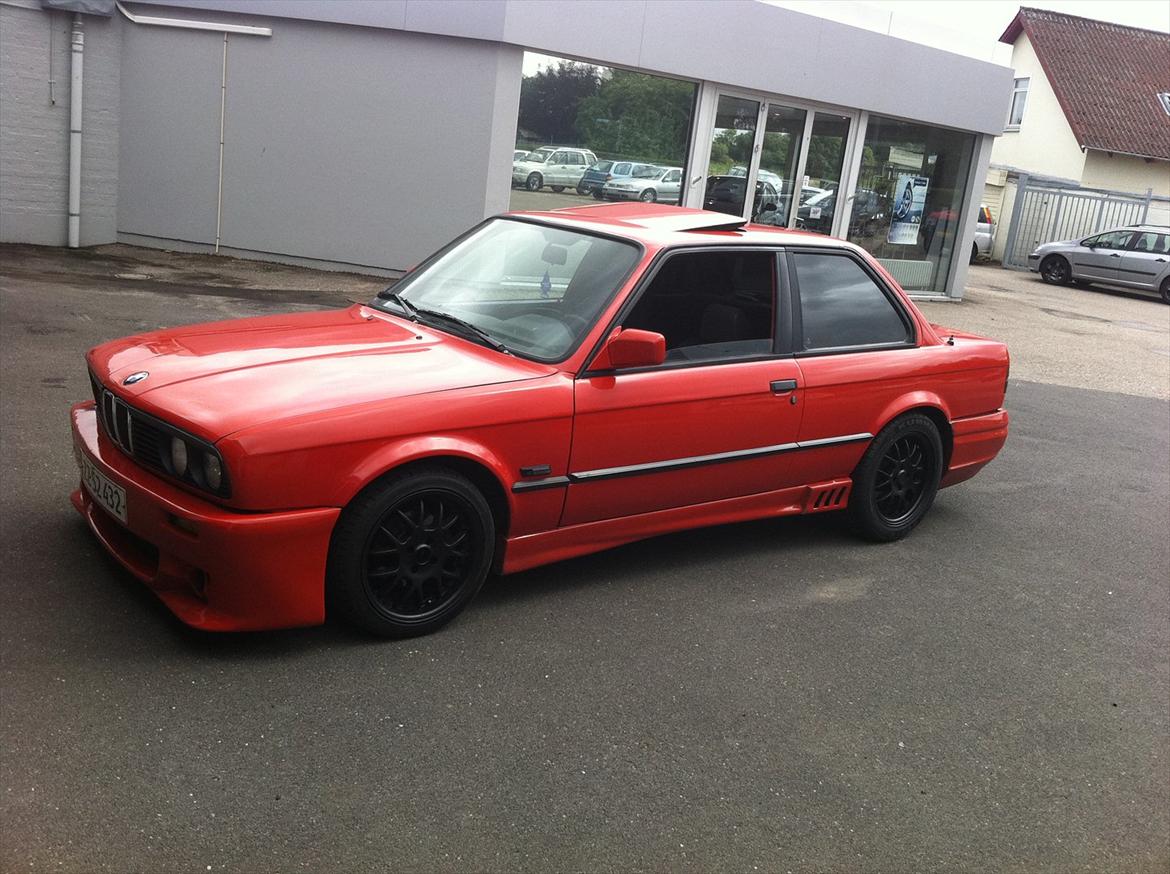 BMW 320i E30 Coupe - BYTTET billede 2