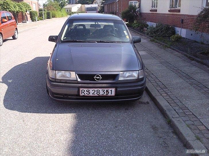 Opel Vectra A 2,0 GL Solgt billede 6