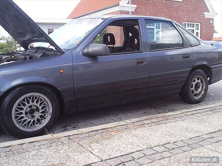 Opel Vectra A 2,0 GL Solgt billede 16