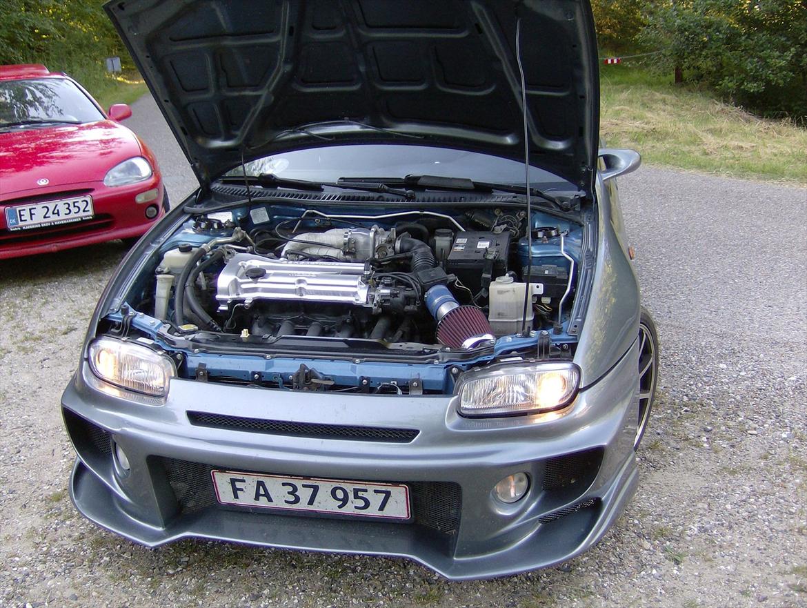 Mazda 323f SOLGT billede 8