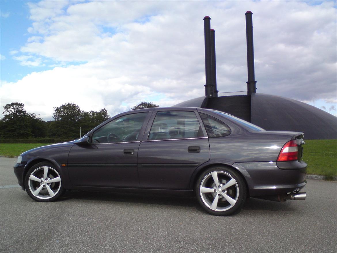 Opel Vectra B 1,8 16v billede 1