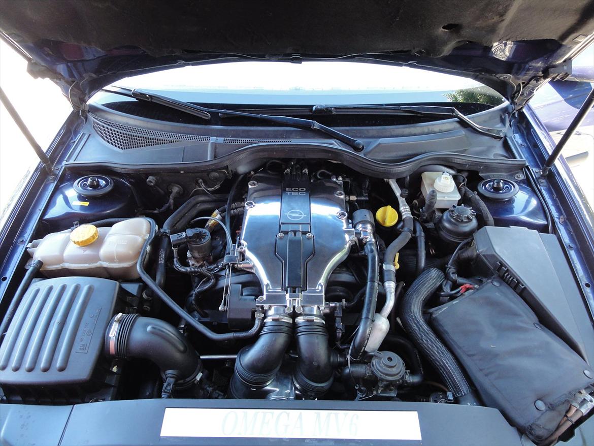 Opel Omega MV6 - Så kom den lange poleret indsugning på billede 8