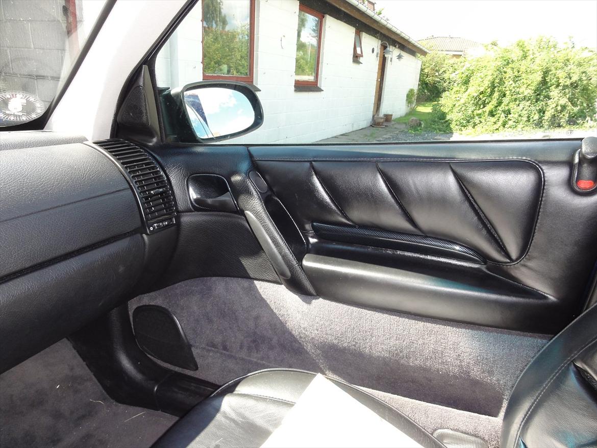 Opel Omega MV6 - Så er carbon delene på plads. billede 15