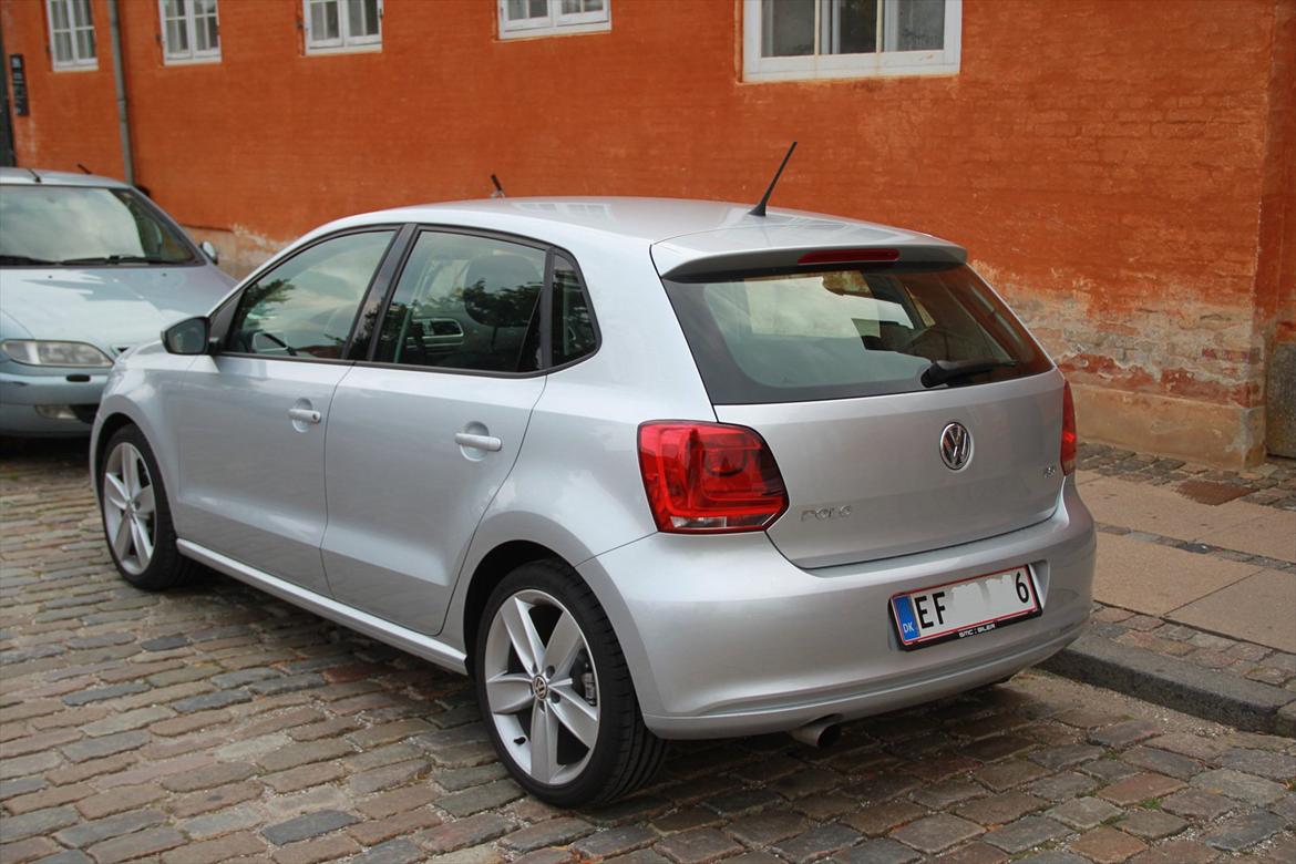 VW Polo 1,2 TSI Highline - For første gang har jeg nu en bil med bagdøre. Overraskende praktisk :o) billede 15