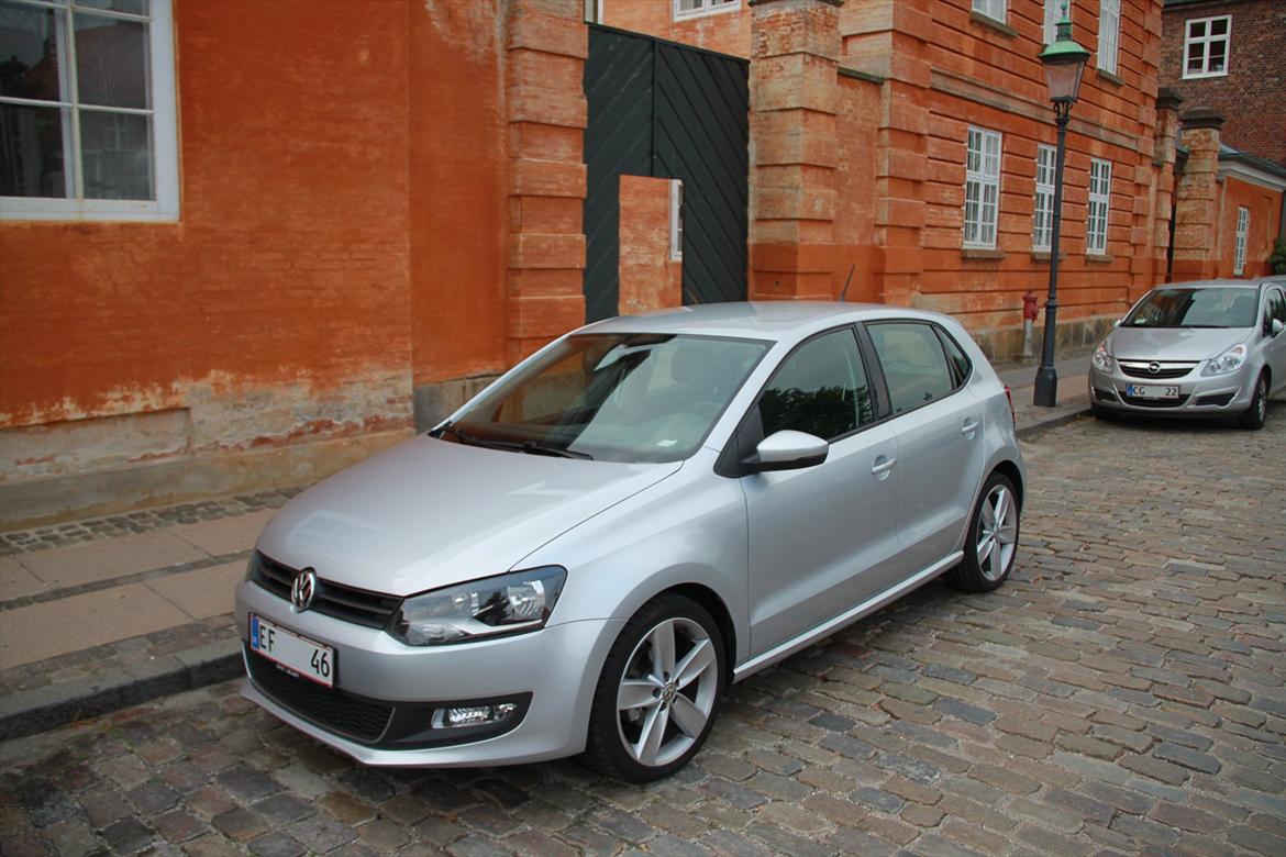 VW Polo 1,2 TSI Highline - EF kom den til at hedde på nummerpladen. Det ville have været meget sjovere, hvis den hed ØF =) billede 1