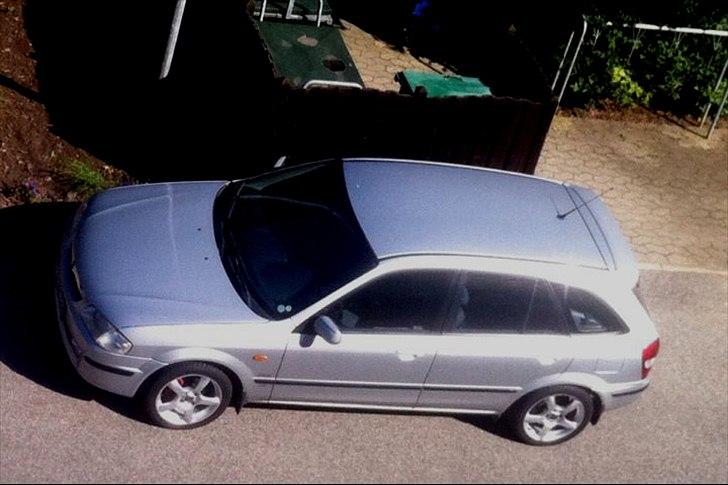 Mazda 323F billede 11