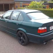 BMW 323i